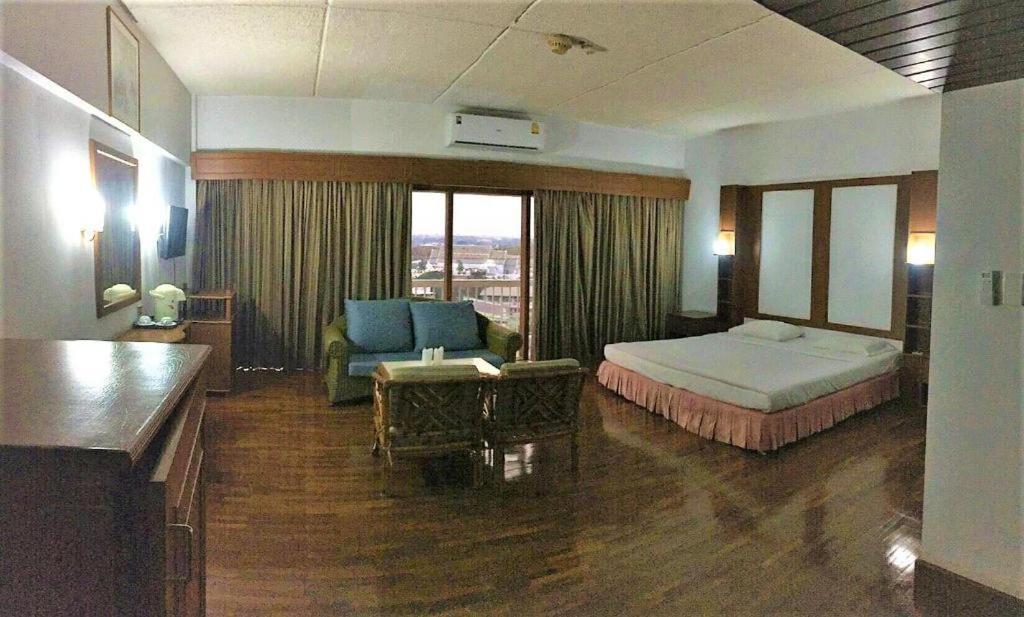 Pailyn Phitsanulok Hotel Eksteriør billede